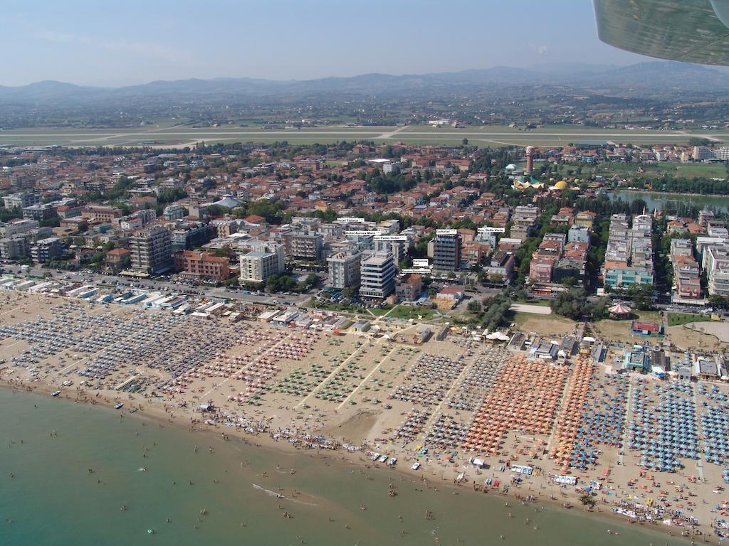 Eurhotel Rimini Exterior foto